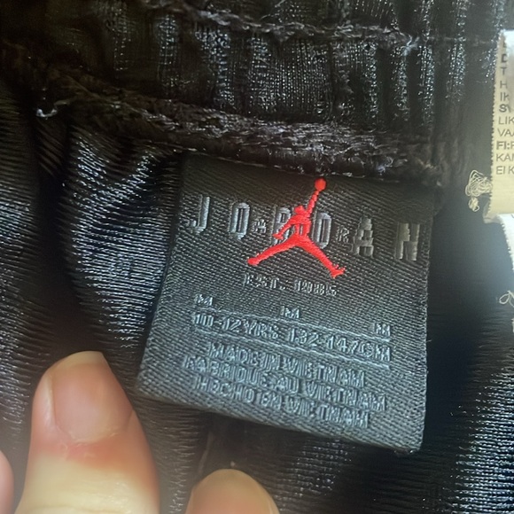 Boys Jordan basketball shorts. Size medium. - Picture 2 of 3
